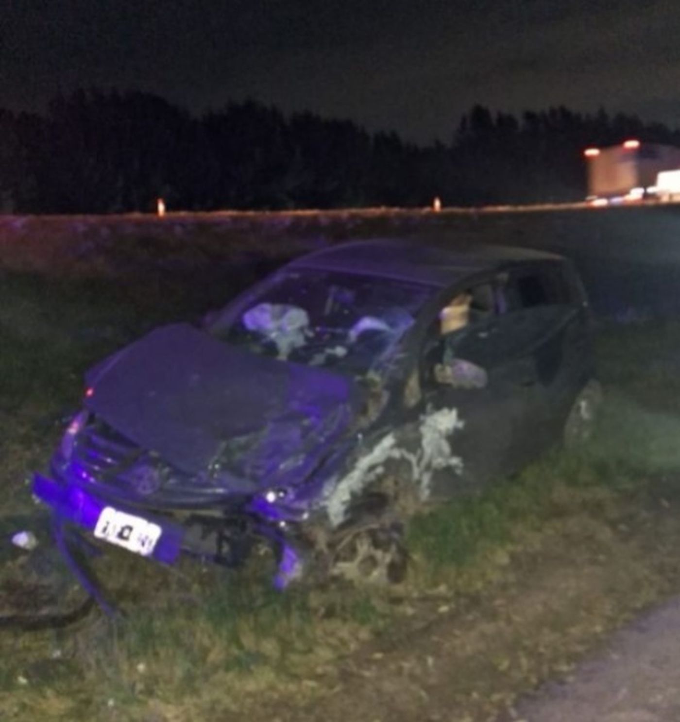 Un hombre quedó atrapado en el interior del vehículo tras el choque en la Ruta 2