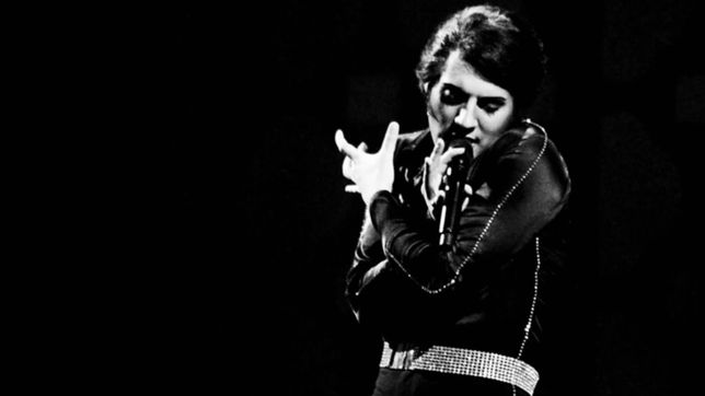 el fuego continua, la reencarnacion de sandro llega a la plata con fernando samartin