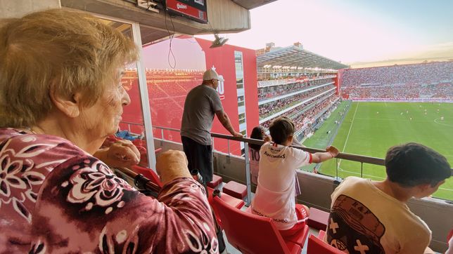 la abuela de 100 anos que es fanatica de veron volvio a uno