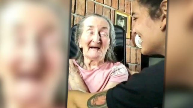 su mama murio y un ano y medio despues encontro un emotivo video que nunca habia visto