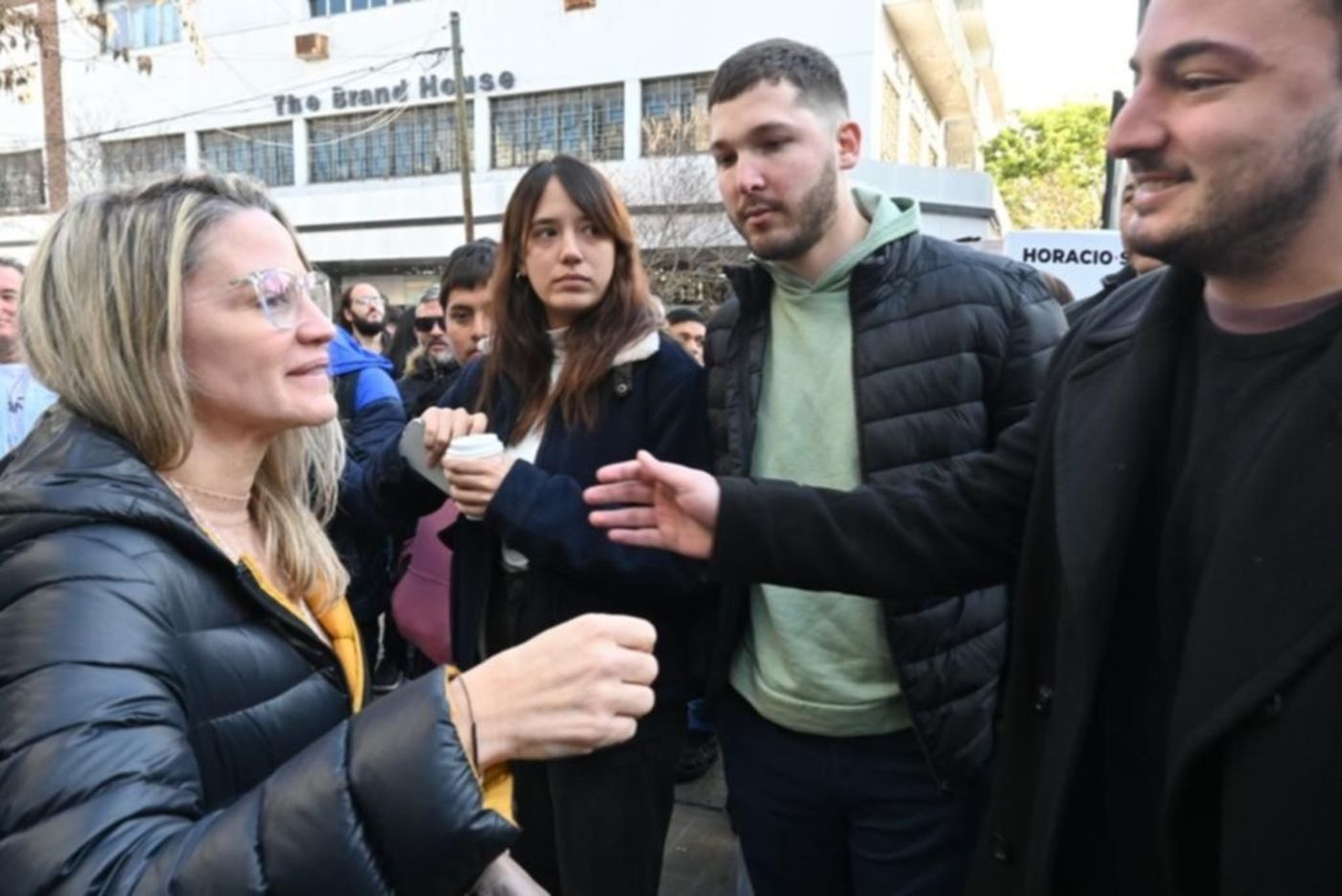 Javier Milei Carolina Piparo Leandro Guma en calle 12 La Plata