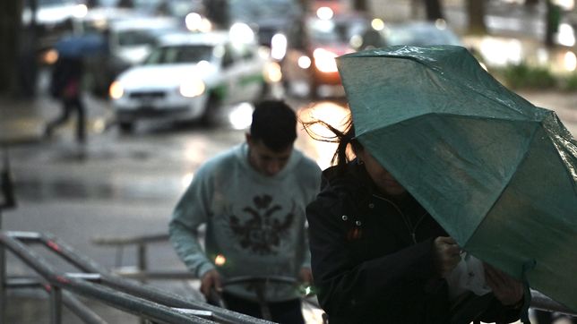 el smn elevo a naranja el alerta por las fuertes tormentas que llegan a la plata y la region