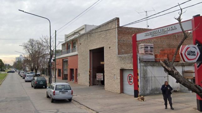 delincuentes entraron a robar de madrugada en una historica maderera de la plata