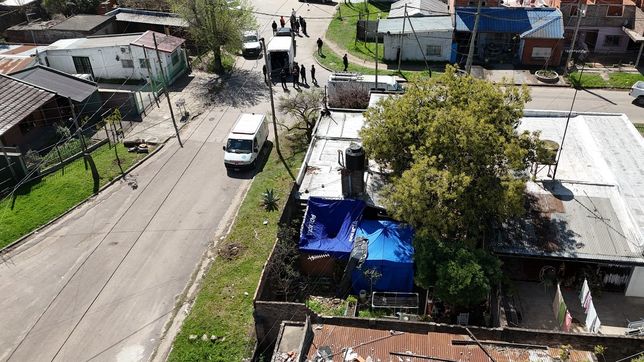 ¿quien es pequeno j, el narco peruano apuntado por el triple femicidio de varela?