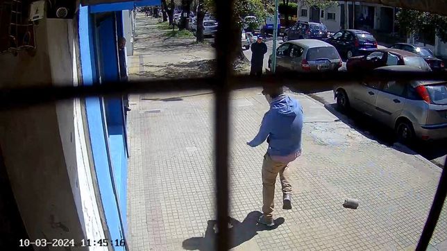 un taxista discutio con un vecino de la plata, estallo de furia y causo destrozos en una casa