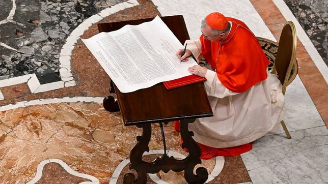 ¿que dice el rogito, el documento que resume el papado de francisco y fue colocado en su ataud?