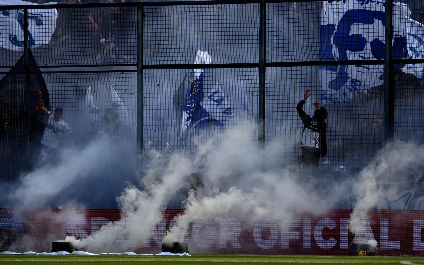Hinchada Gimnasia.jpg