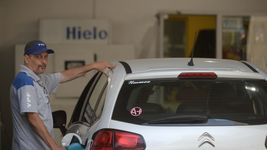 ypf define una posible baja en el precio de sus combustibles ypf define una posible baja en el precio de sus combustibles