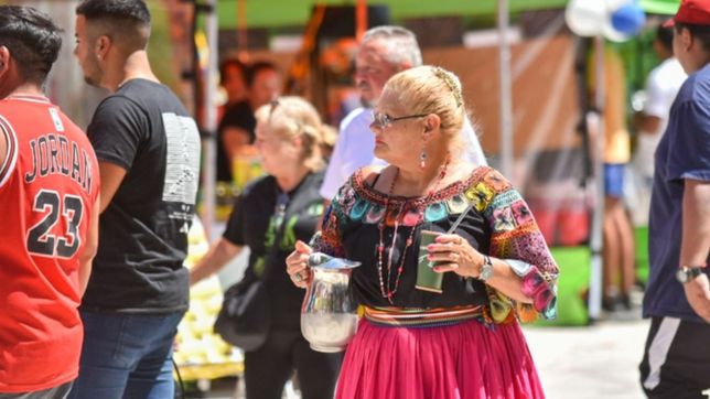 asi se vivio la primera fiesta del terere de la colectividad paraguaya en la plata