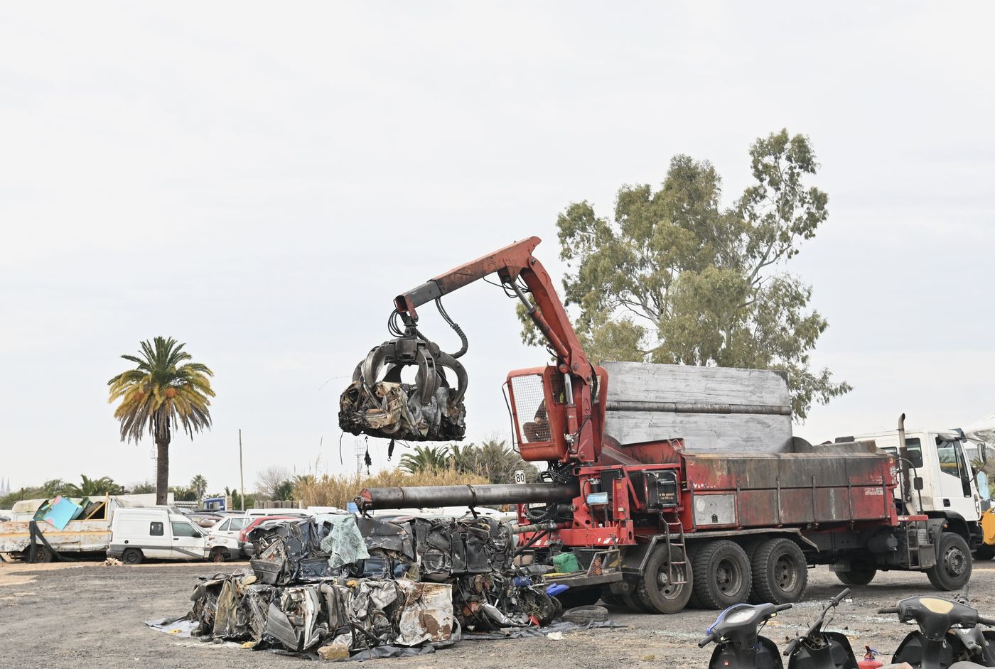 La compactación ya funciona a pleno en el predio detrás del Estadio Único de La Plata