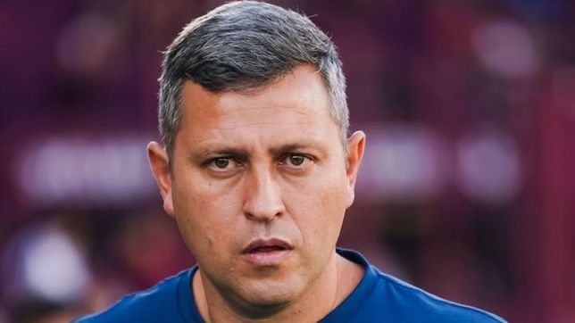 diego flores tomo la primera decision fuerte en su segundo partido como dt de gimnasia