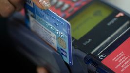 el gobierno oficializo cambios en los pagos con tarjetas de credito y debito en comercios el gobierno oficializo cambios en los pagos con tarjetas de credito y debito en comercios