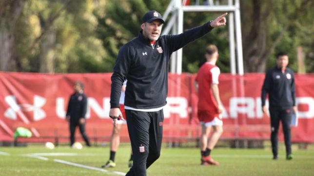 estudiantes entreno en city bell y aparecio gaston campi