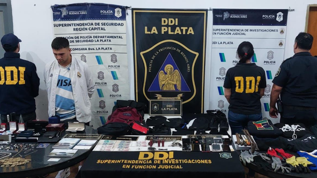 detuvieron a un ladron que forma parte de una peligrosa banda delictiva que ataca en la plata