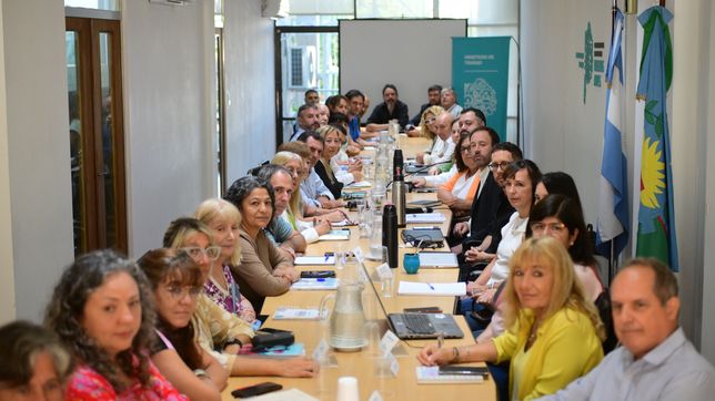 estatales y docentes bonaerenses vuelven a paritarias con bajas expectativas