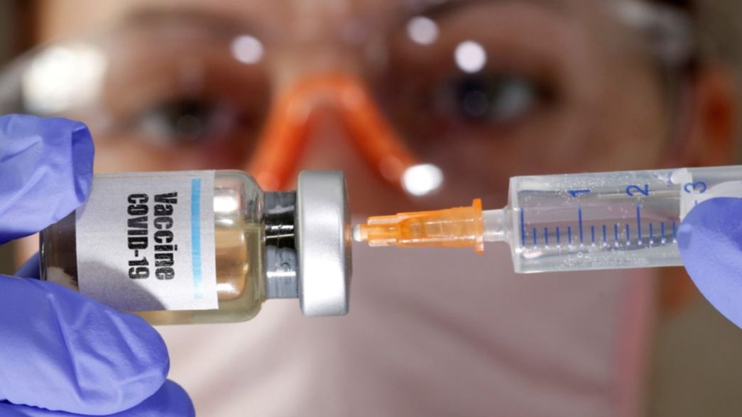Un país planea usar la vacuna del coronavirus y sin haber terminado las pruebas