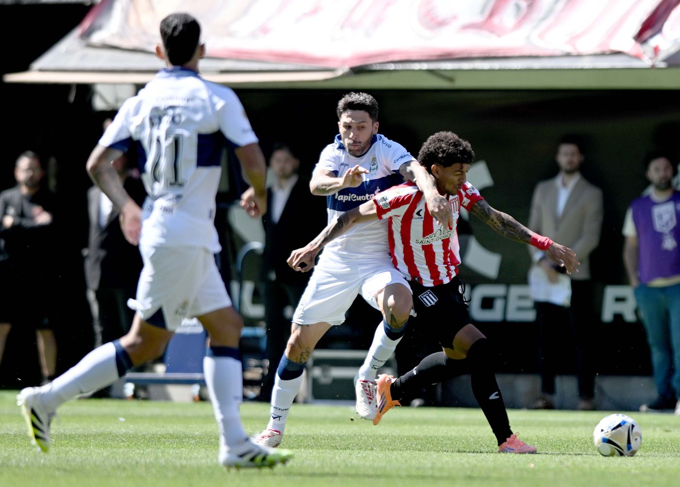 Estudiantes Gimnasia Castro Medina clásico