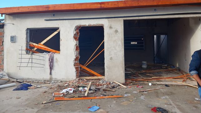 asi quedaron la casa y los locales saqueados por la estafa piramidal en ensenada