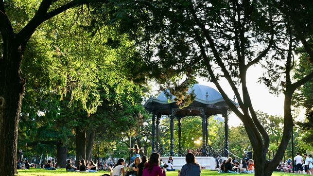 walking tour, dinosaurios y musica en la glorieta para disfrutar semana santa en la plata