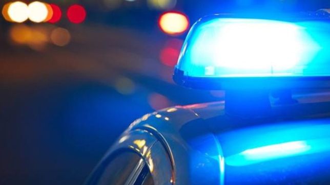 desvalijaron un auto estacionado en la calle y les robaron hasta las luces