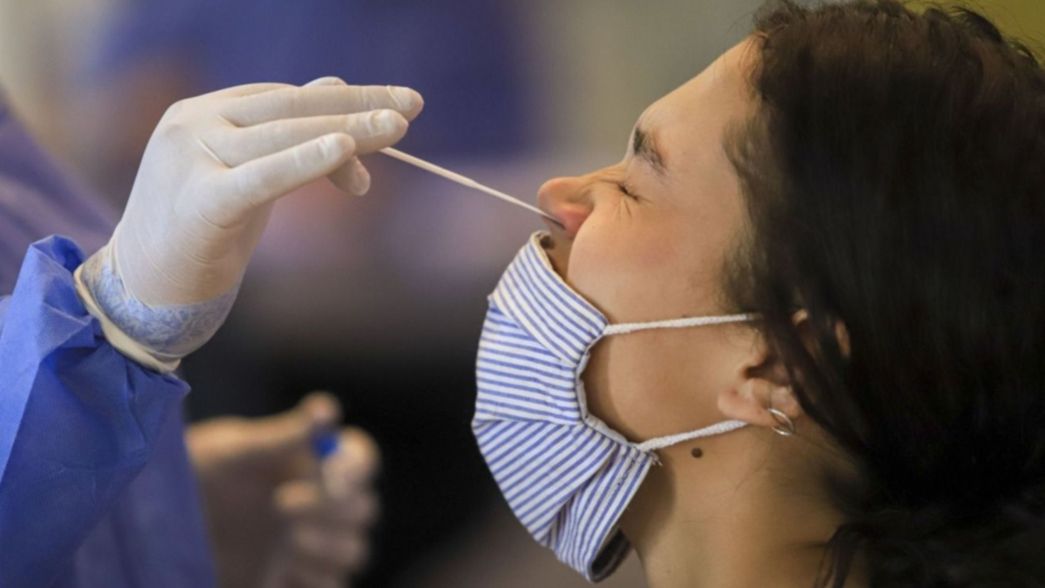 Hisopados por coronavirus: en qué lugares y a quiénes se los hacen en La Plata