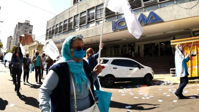 afiliados de ioma marcharon y pidieron por la garantizacion de las prestaciones