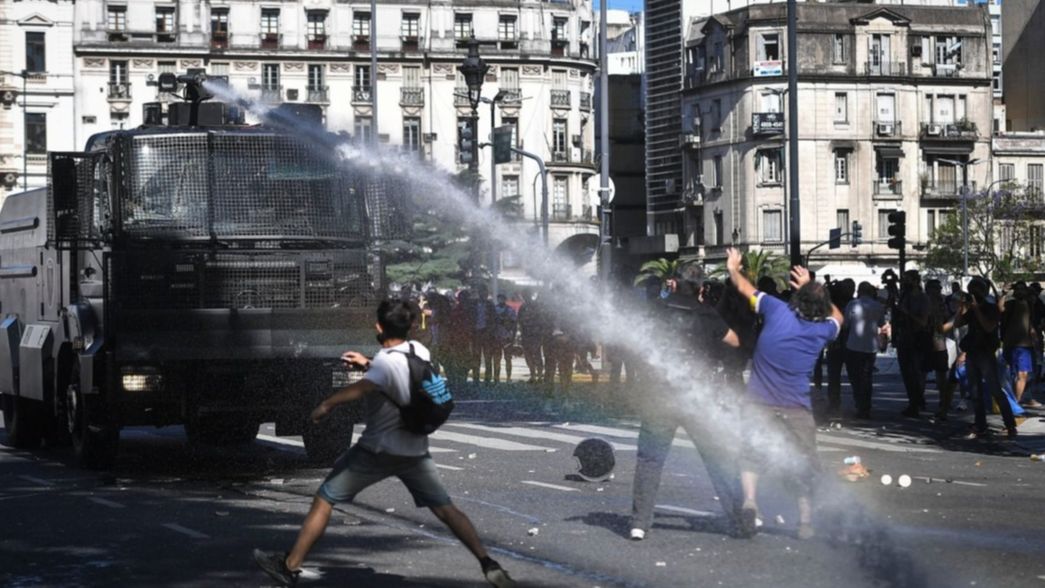 Denunciaron penalmente a Rodríguez Larreta por la represión durante el velorio de Maradona