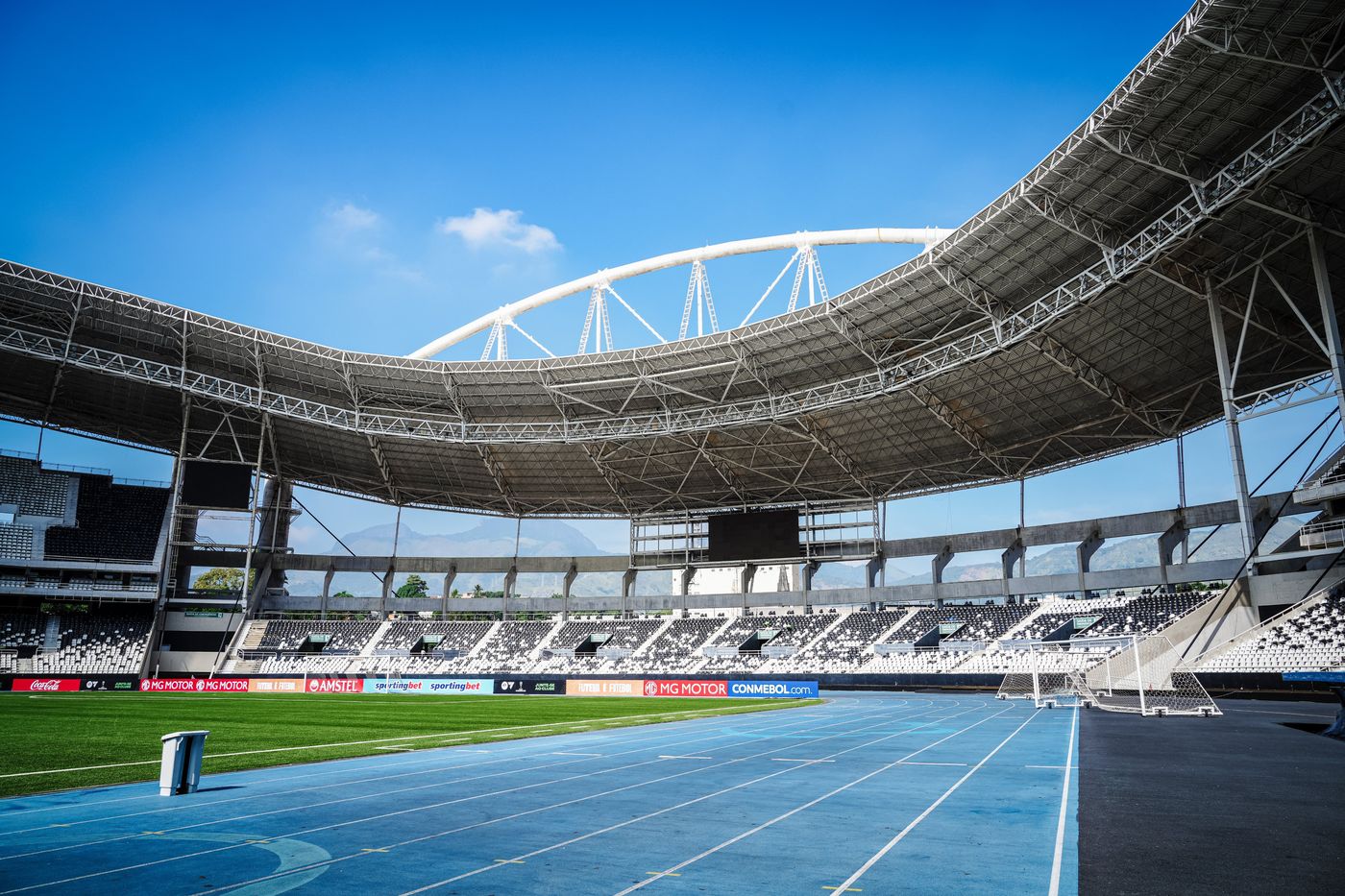 Estudiantes cerrará su gira internacional en el Estadio Olímpico Nilton Santos.