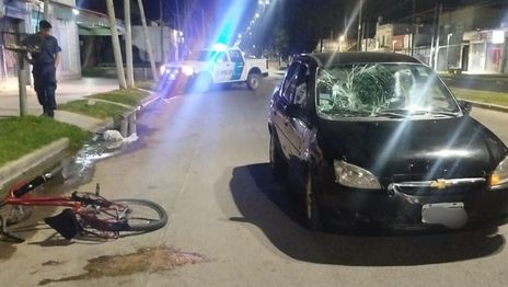 Una ciclista fue brutalmente atropellada en La Plata y ahora lucha por su vida Una ciclista fue brutalmente atropellada en La Plata y ahora lucha por su vida