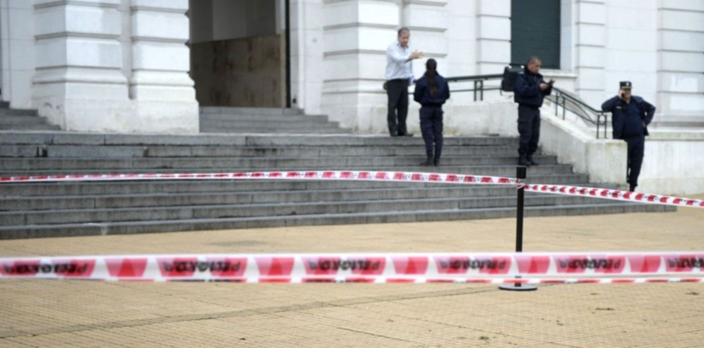 1526505752943.jpg?x=7&y=5&width=1266&height=633&rotate=0&scaleX=1&scaleY=1&ow=1280&oh=931&&cw=1920&ch=950