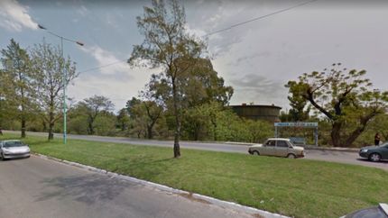 Un policía muerto tras chocar con su moto una parada de micros en Berisso
