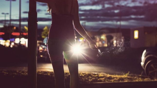 rescataron a una prostituta de 21 anos que habia sido secuestrada en 1 y 60
