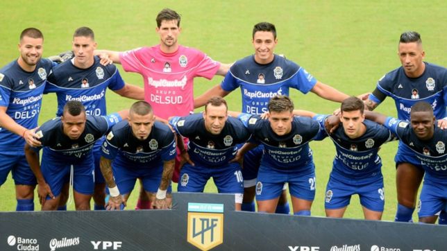 un jugador de gimnasia se sumo a famosos y cobra 50 dolares por cada saludo suyo