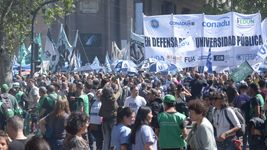 la comunidad de la unlp vuelve a las calles esta semana con una nueva marcha federal la comunidad de la unlp vuelve a las calles esta semana con una nueva marcha federal