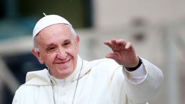 la operacion del papa francisco fue un exito y se encuentra en buenas condiciones