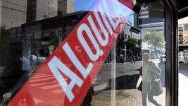 la mitad de los comercios de la plata ya sufre mas la baja de las ventas que la inflacion