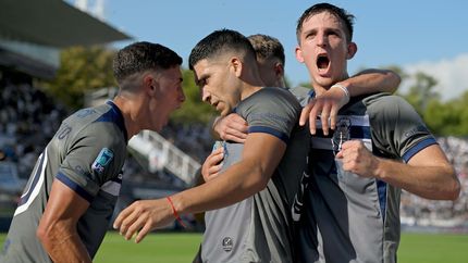 Con buenos resultados, el Lobo quedó en puesto de clasificación y podría haber otro clásico platense