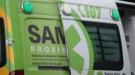 un motociclista pelea por su vida tras ser embestido por una camioneta que se dio a la fuga un motociclista pelea por su vida tras ser embestido por una camioneta que se dio a la fuga