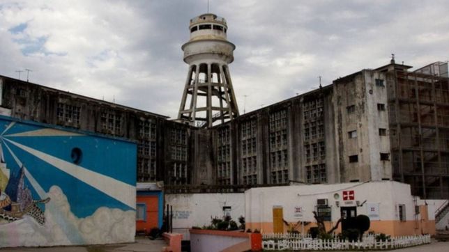 de noche, en la niebla y esposados: ¿como escaparon los peligrosos presos de olmos?
