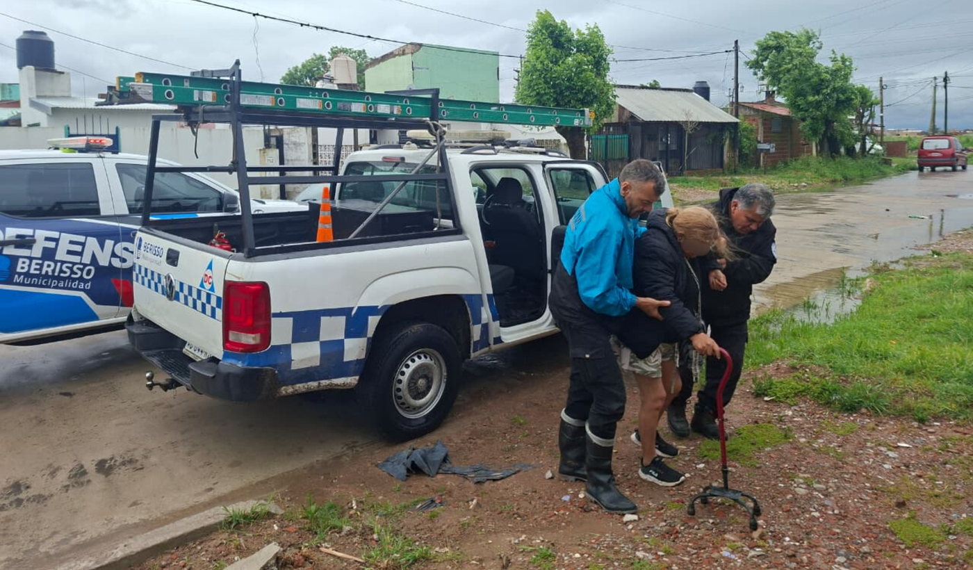 Rescate a una mujer de Berisso