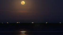 en berisso haran recorridos en barco por el rio santiago y a la luz de la luna en berisso haran recorridos en barco por el rio santiago y a la luz de la luna