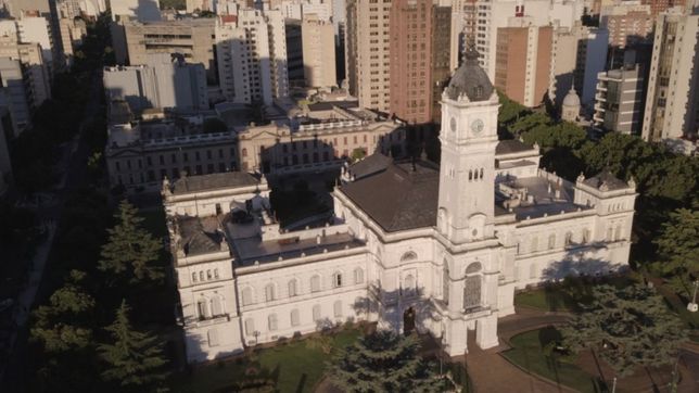 una candidata radical se sube a la carrera por la intendencia para competir contra garro