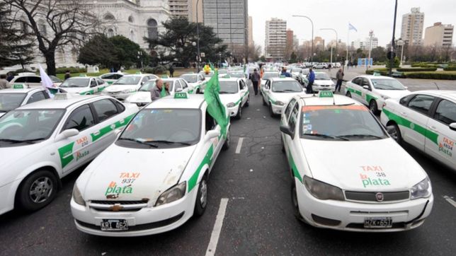 taxistas y remiseros contra uber, organizan un paro en la plata