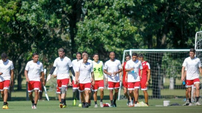 estudiantes: el chino cierra las puertas y sigue trabajando para conformar el equipo