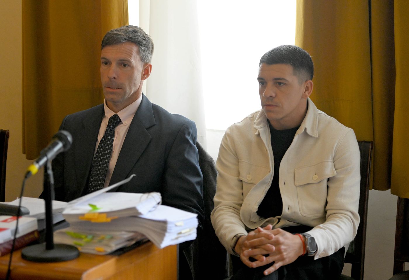 Diego García junto a uno de sus abogados, en el inicio del juicio oral.