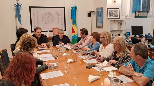 los docentes y la provincia definieron un plan de accion por las amenazas de tiroteo