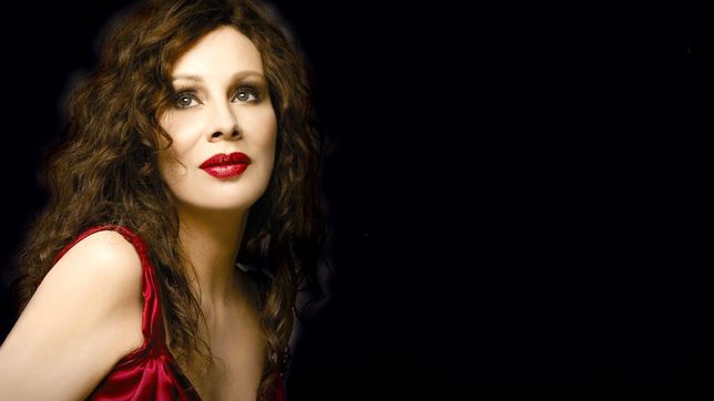 nacha guevara llega al teatro de camara de city bell con voy a cantar lo que se me canta