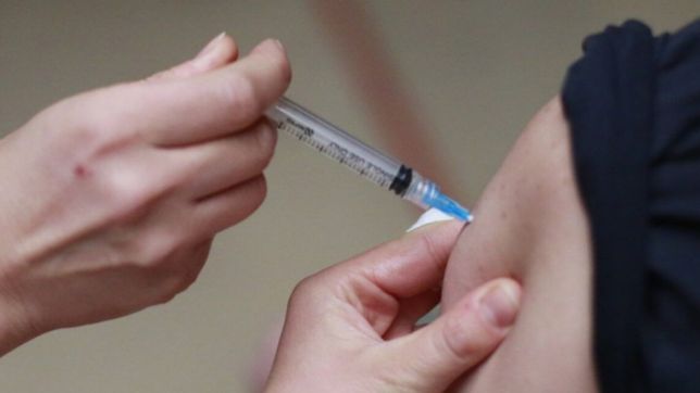 vizzotti expreso que ninguna dosis de ninguna vacuna vence