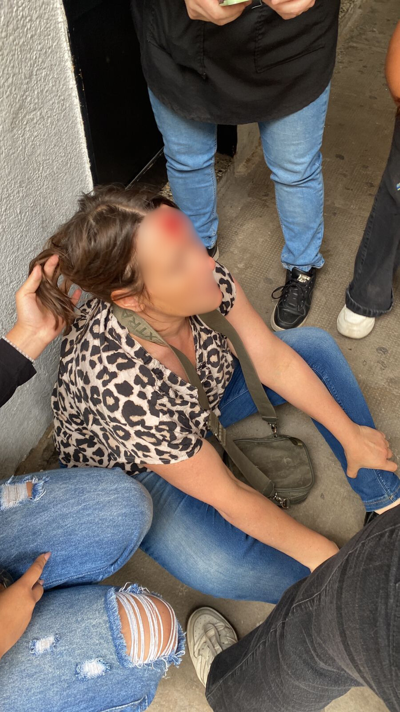 La preceptora del Normal 2 que resultó herida en la cabeza