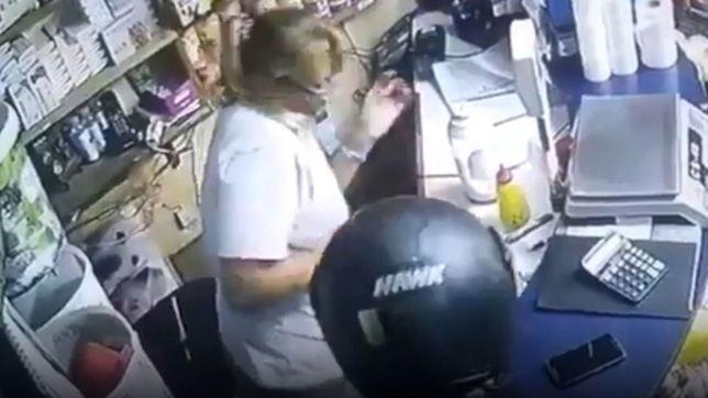 video: robaron en una veterinaria de city bell, escaparon a los tiros y quedaron filmados